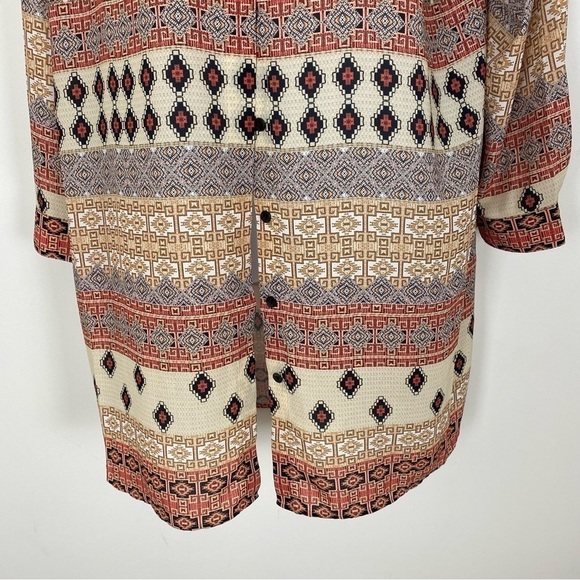 NWT CHICO’S Exquisite Patterns Tunic Shirt Lightweight Button Aztec Print 3 XL - Picture 4 of 7